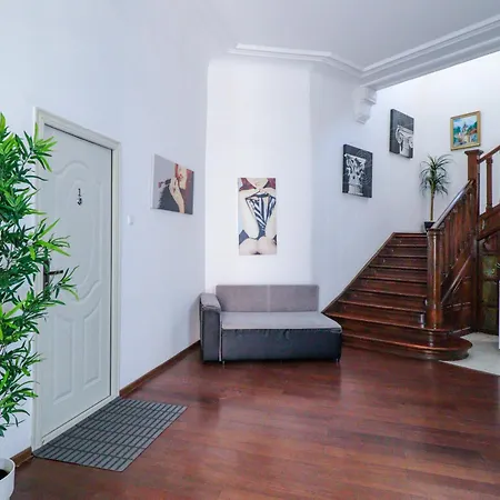 Cozy Old Center - Cal3