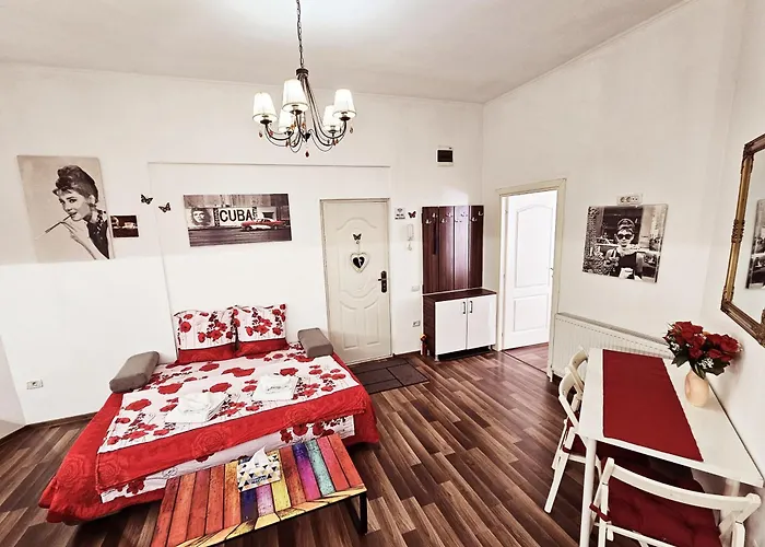 Cozy Old Center - Cal3 * Бухарест