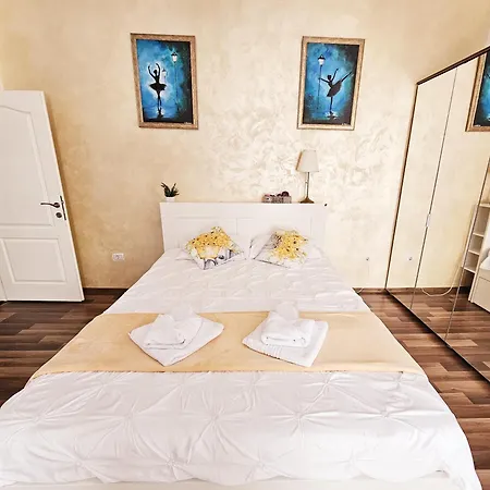 Cozy Old Center - Cal3